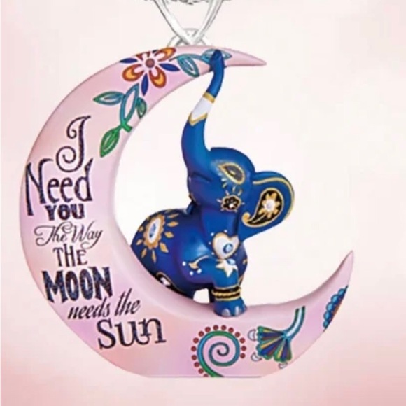 ππSuper cute Elephant moon pendant ππ - Picture 2 of 5